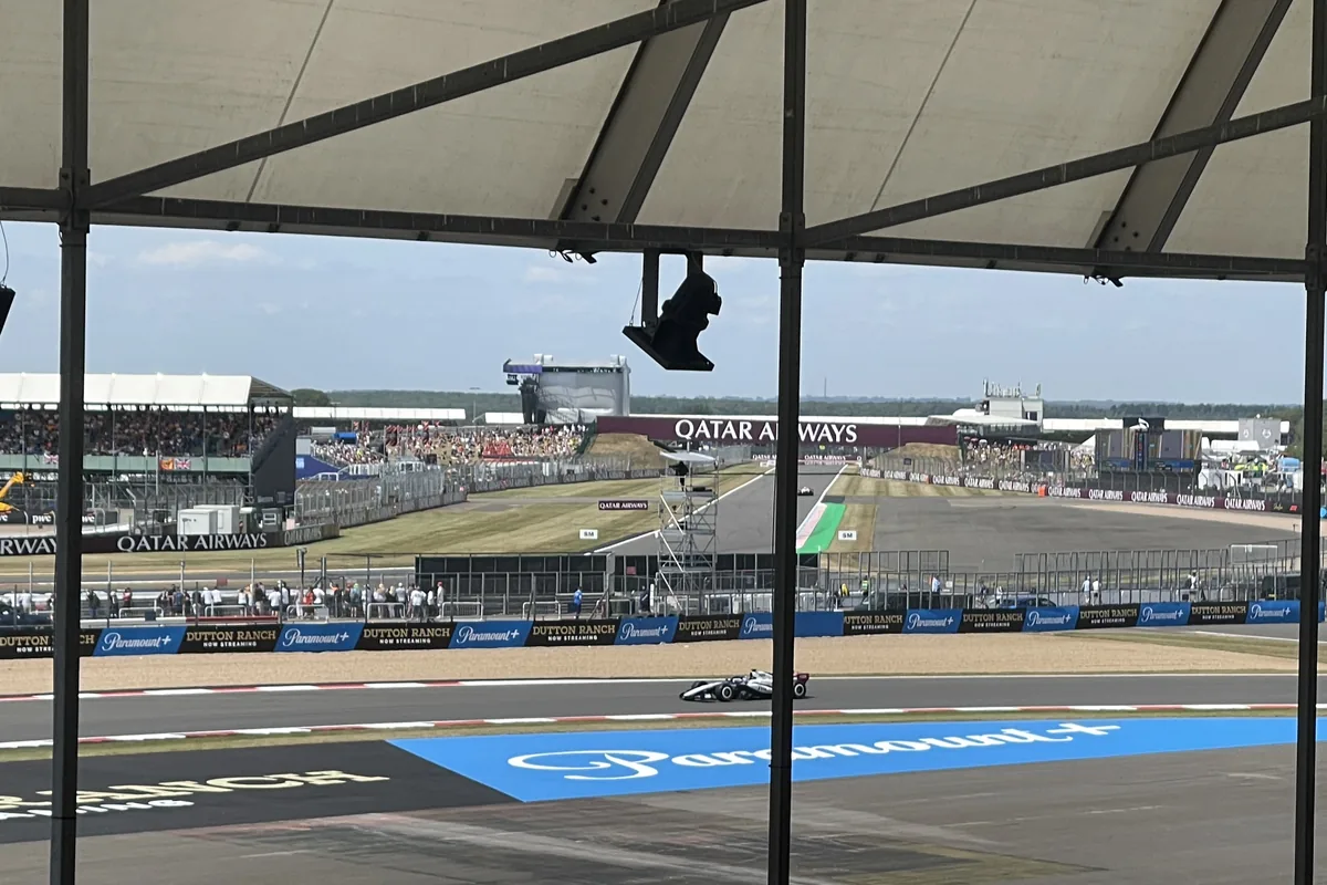 Cars heading towards Hangar Straight at Silverstone